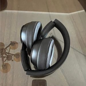 Beats Solo Pro Wireless